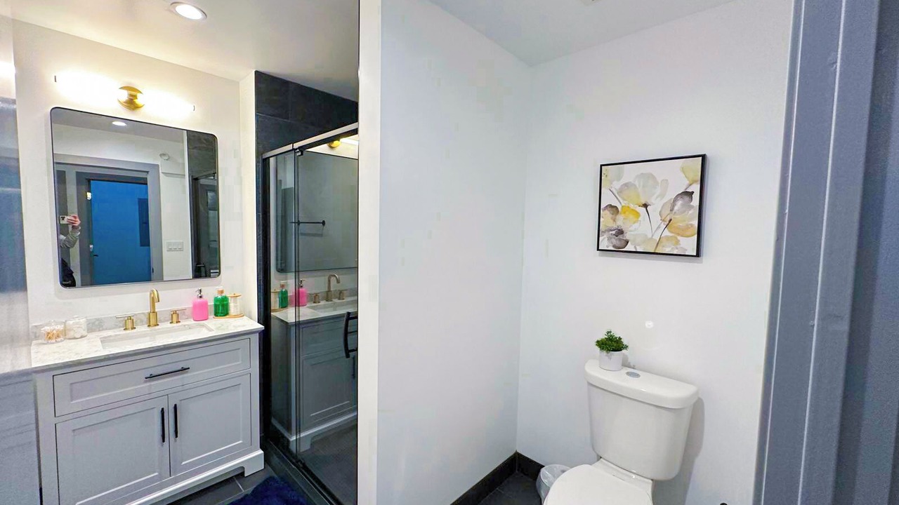 Photo of Bathroom in Near South Side