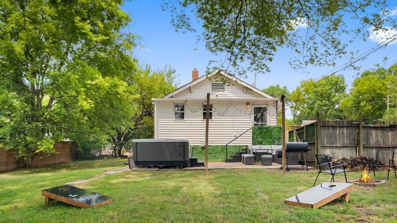 Photo of Outdoor in Shelby Hills