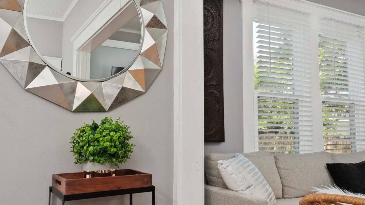 Photo of Livingroom in Shelby Hills
