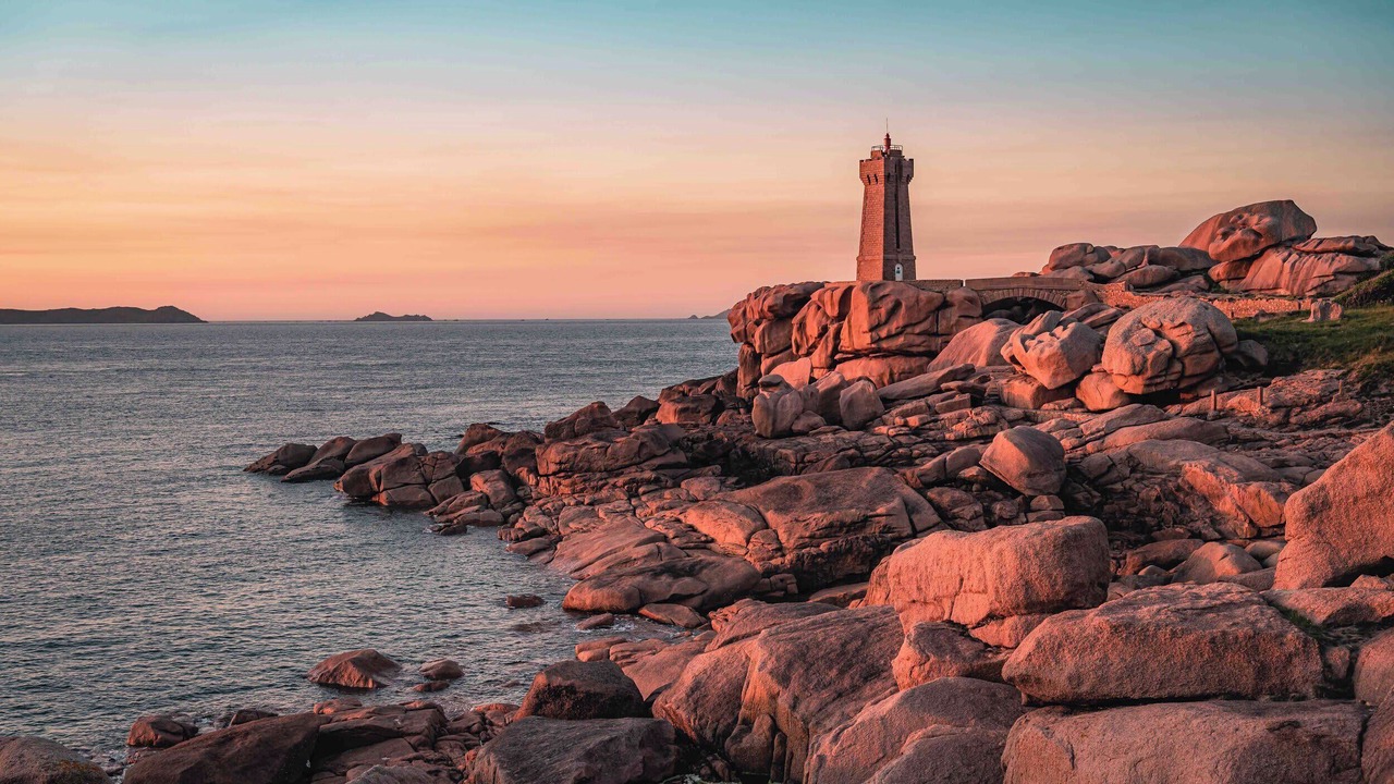 Photo of Others in Cote de Granit Rose
