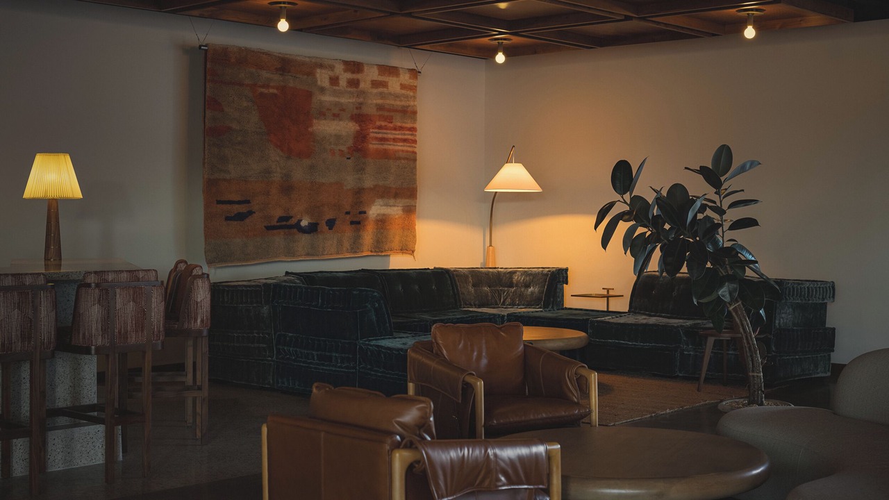 Photo of Livingroom in East Bank