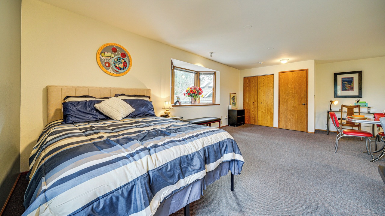Photo of Bedroom in Seattle Metro Area