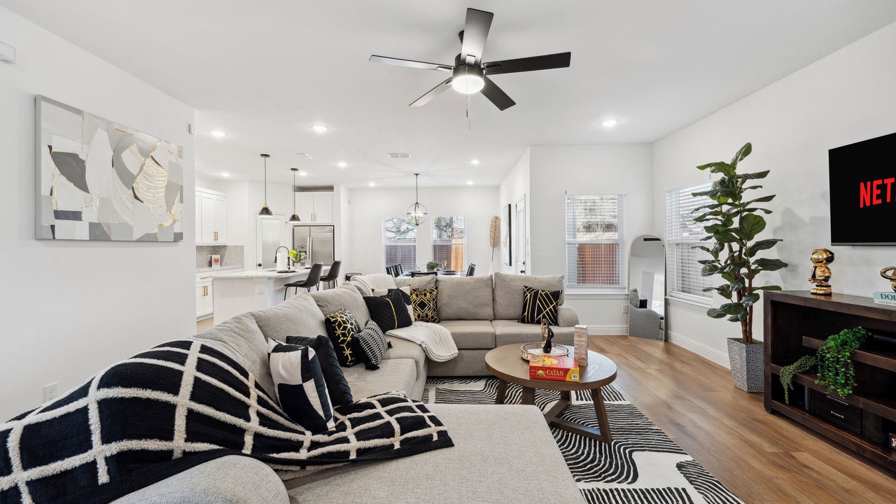 Photo of Livingroom in West Dallas