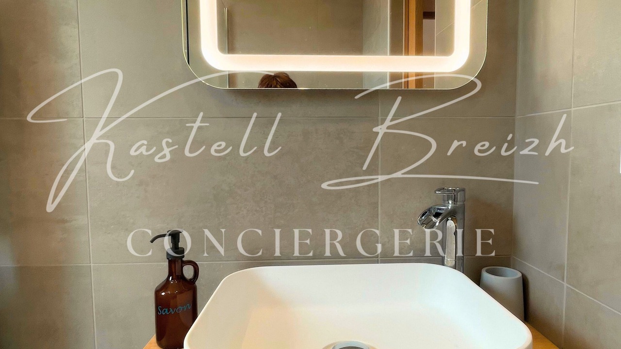 Photo of Bathroom in Ploumagoar