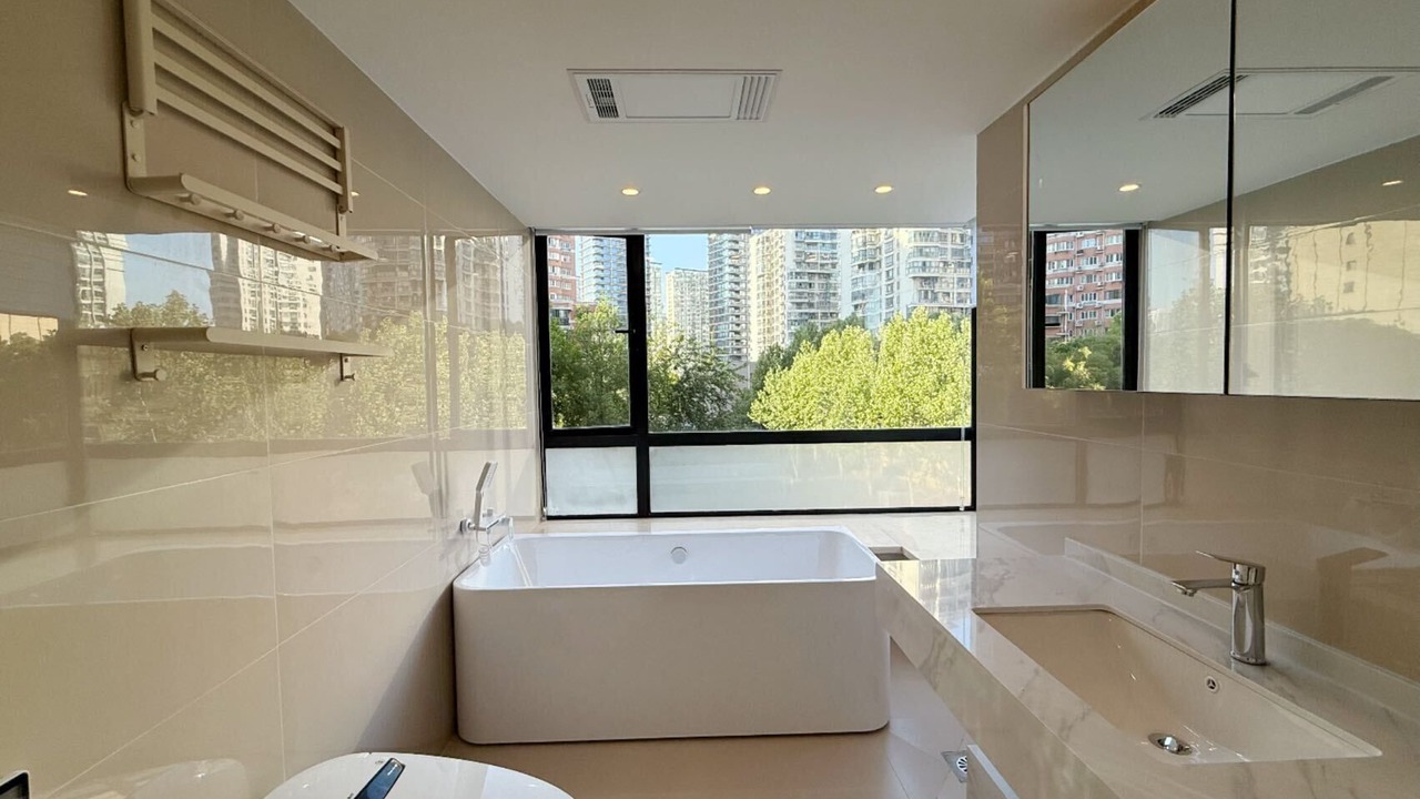 Photo of Bathroom in Huangpu
