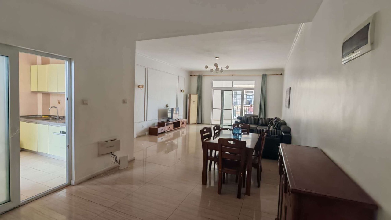 Photo of Livingroom in North Ridge