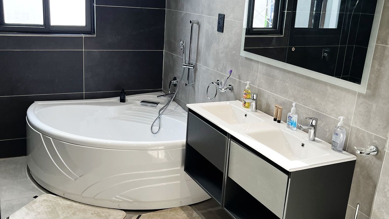Photo of Bathroom in Greenhill