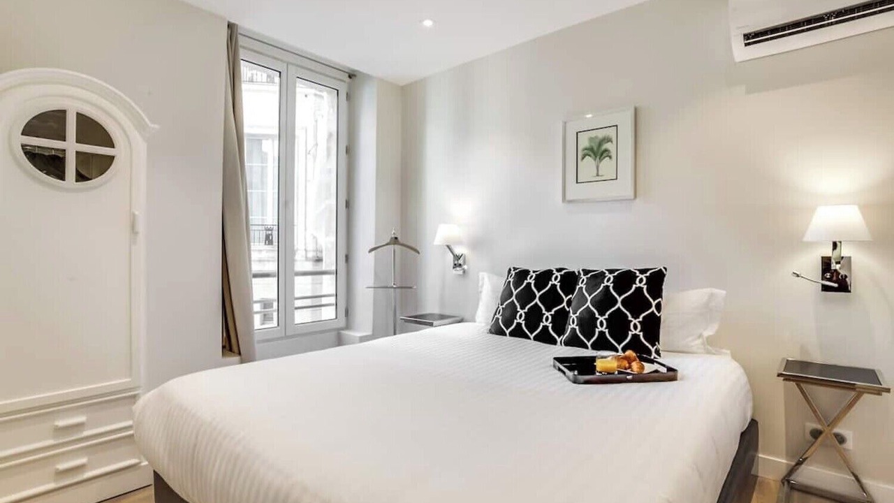 Photo of Bedroom in Bordeaux City Centre