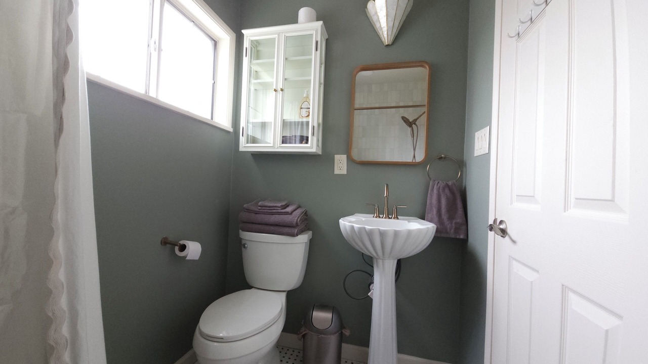Photo of Bathroom in Harbor
