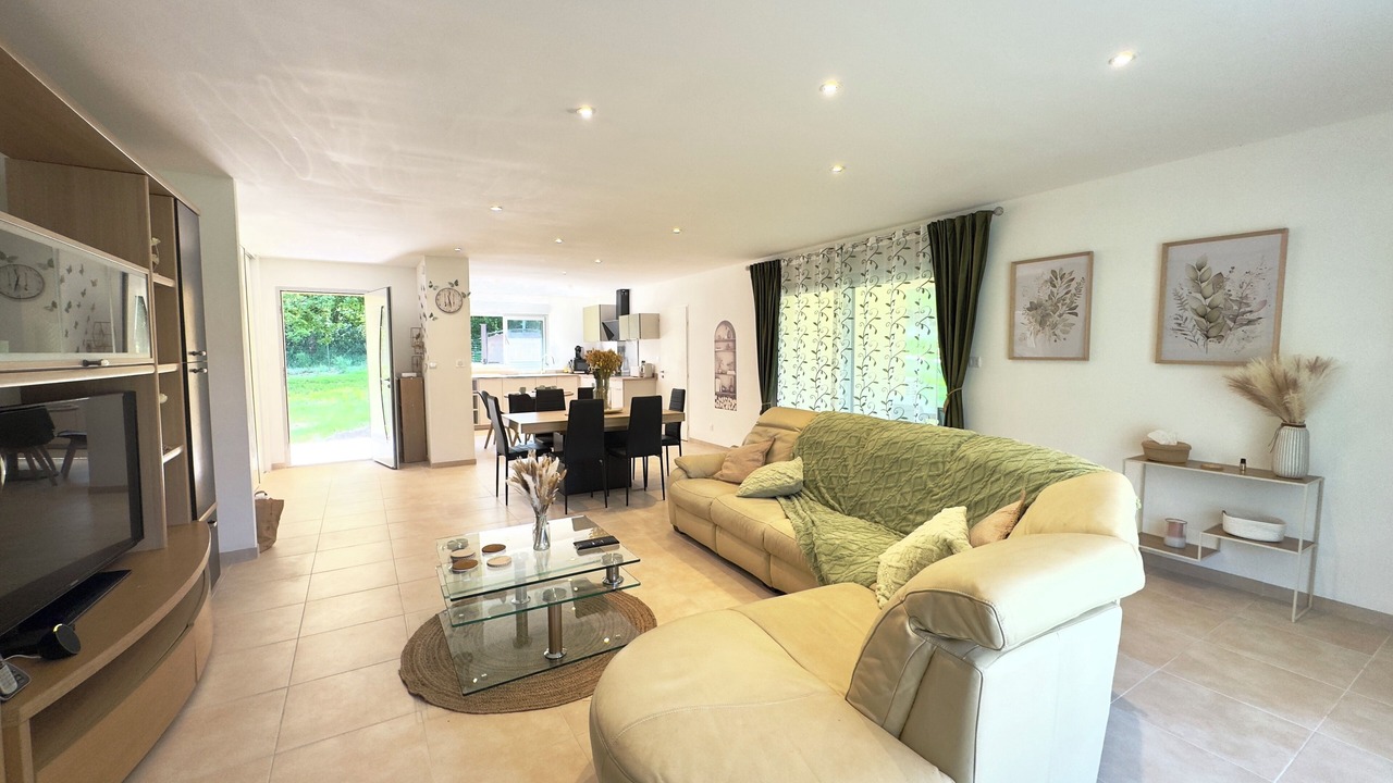 Photo of Livingroom in Feytiat