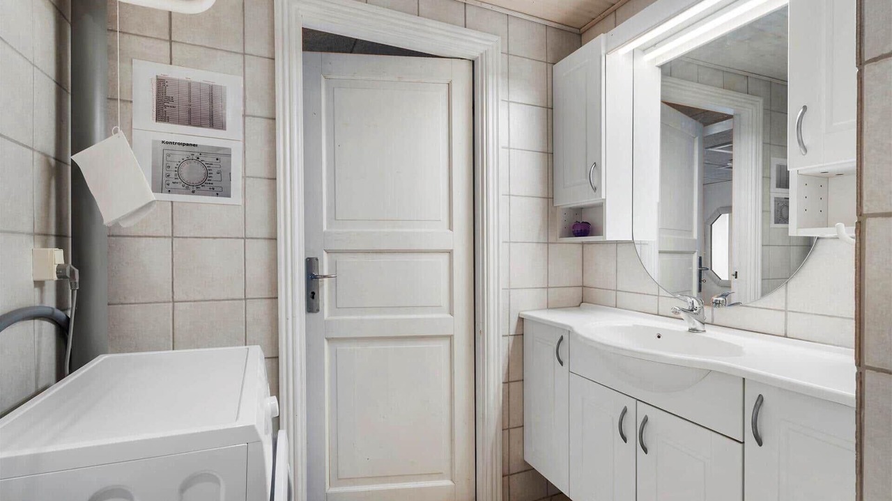 Photo of Bathroom in Aeroskobing