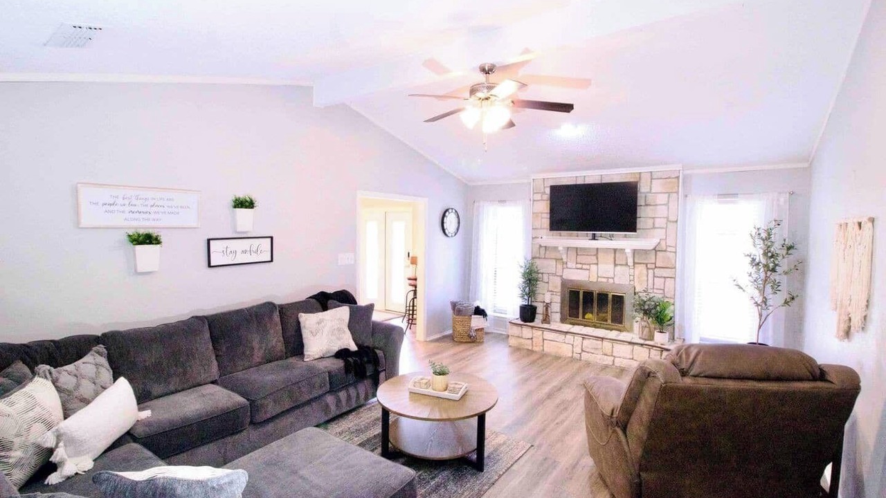 Photo of Livingroom in Lewisville