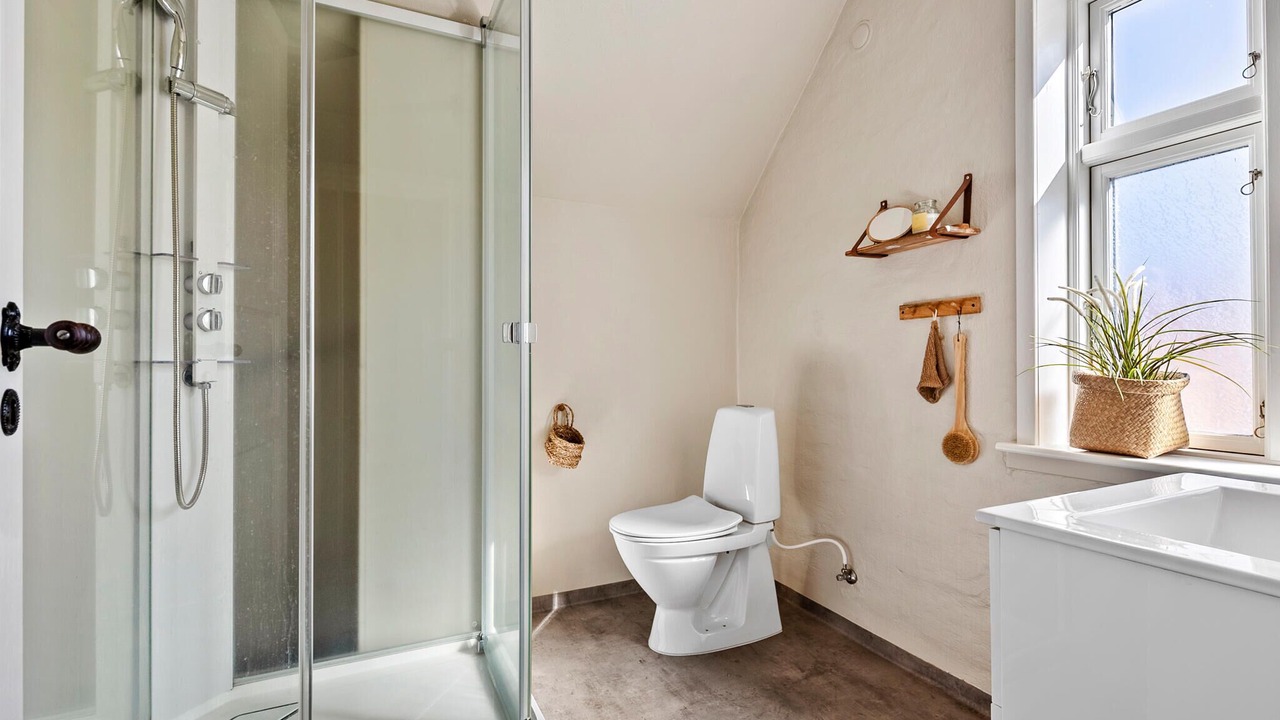 Photo of Bathroom in Logstor