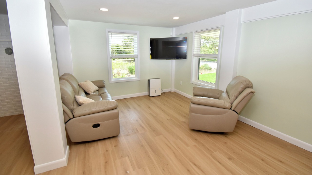 Photo of Livingroom in Westerly