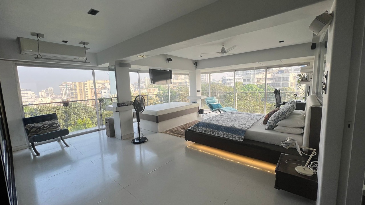 Photo of Bedroom in Prabhadevi