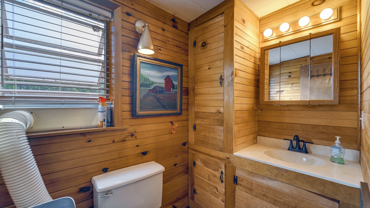 Photo of Bathroom in Santeetlah