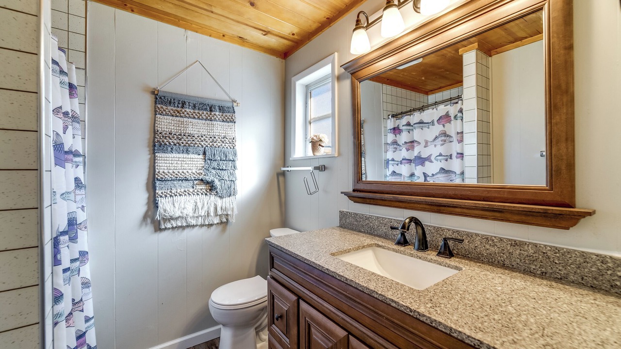 Photo of Bathroom in Santeetlah