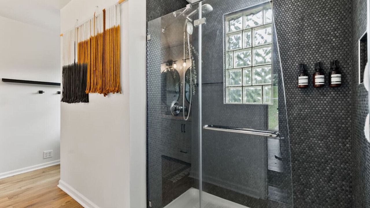 Photo of Bathroom in Shelby Hills