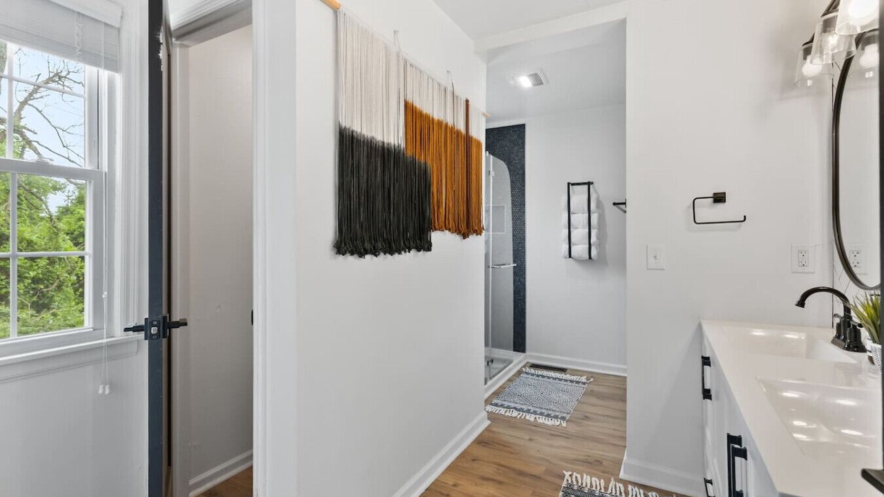 Photo of Bathroom in Shelby Hills