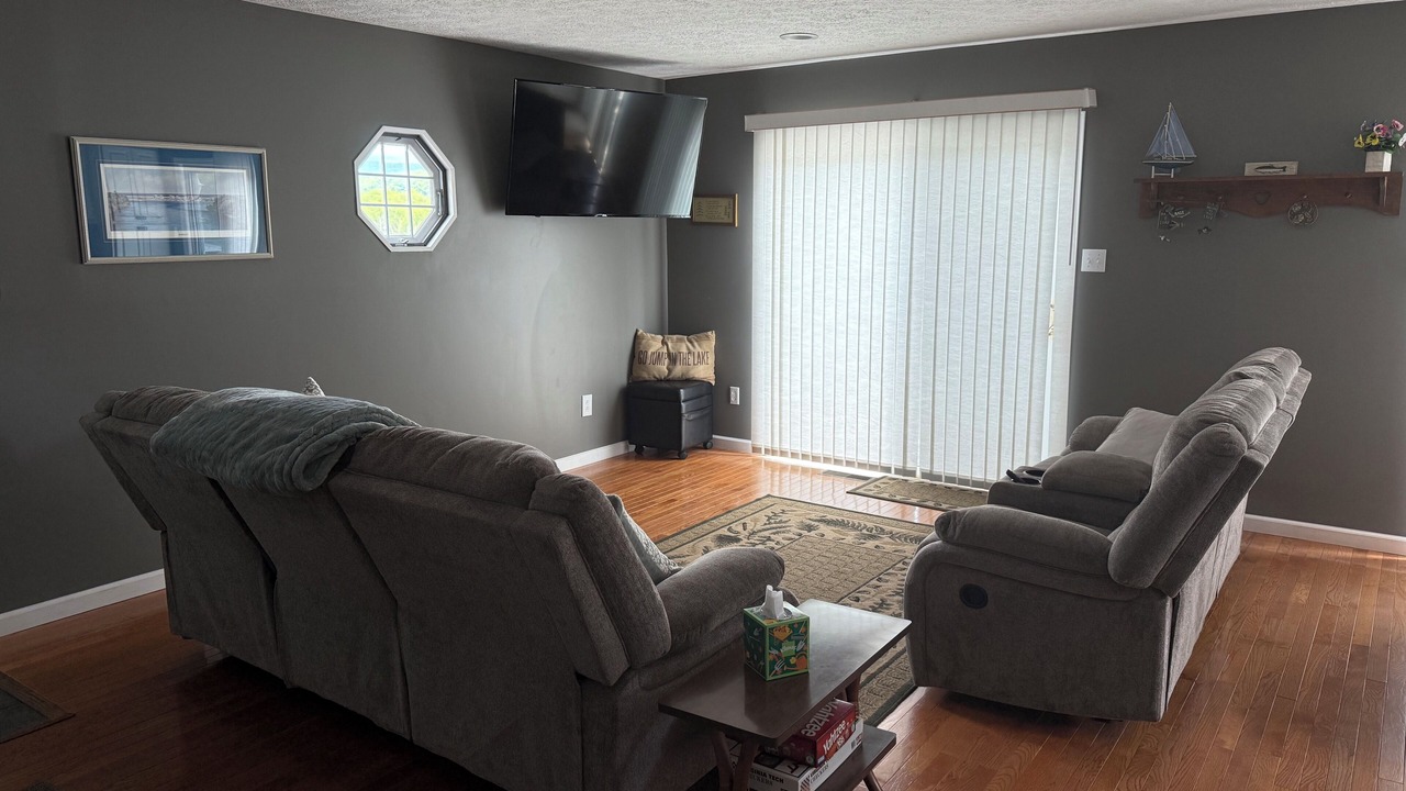 Photo of Livingroom in Draper