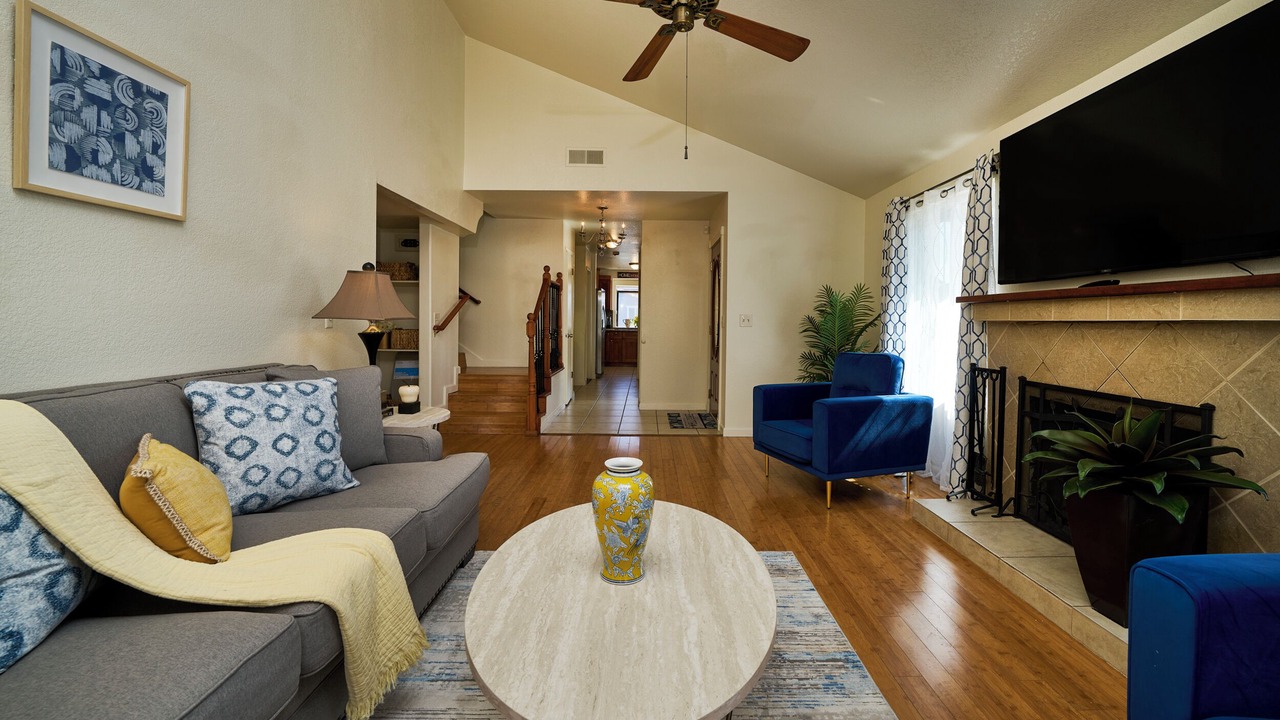 Photo of Livingroom in Salinas