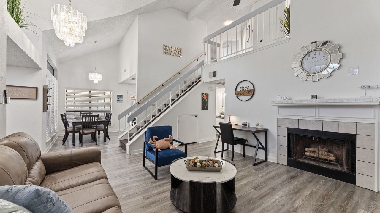 Photo of Livingroom in Euless