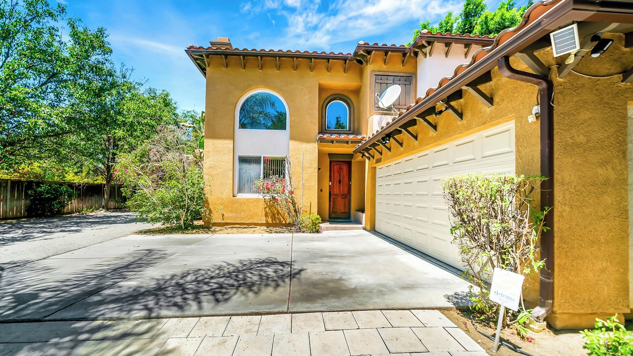 Photo of Outdoor in Tarzana