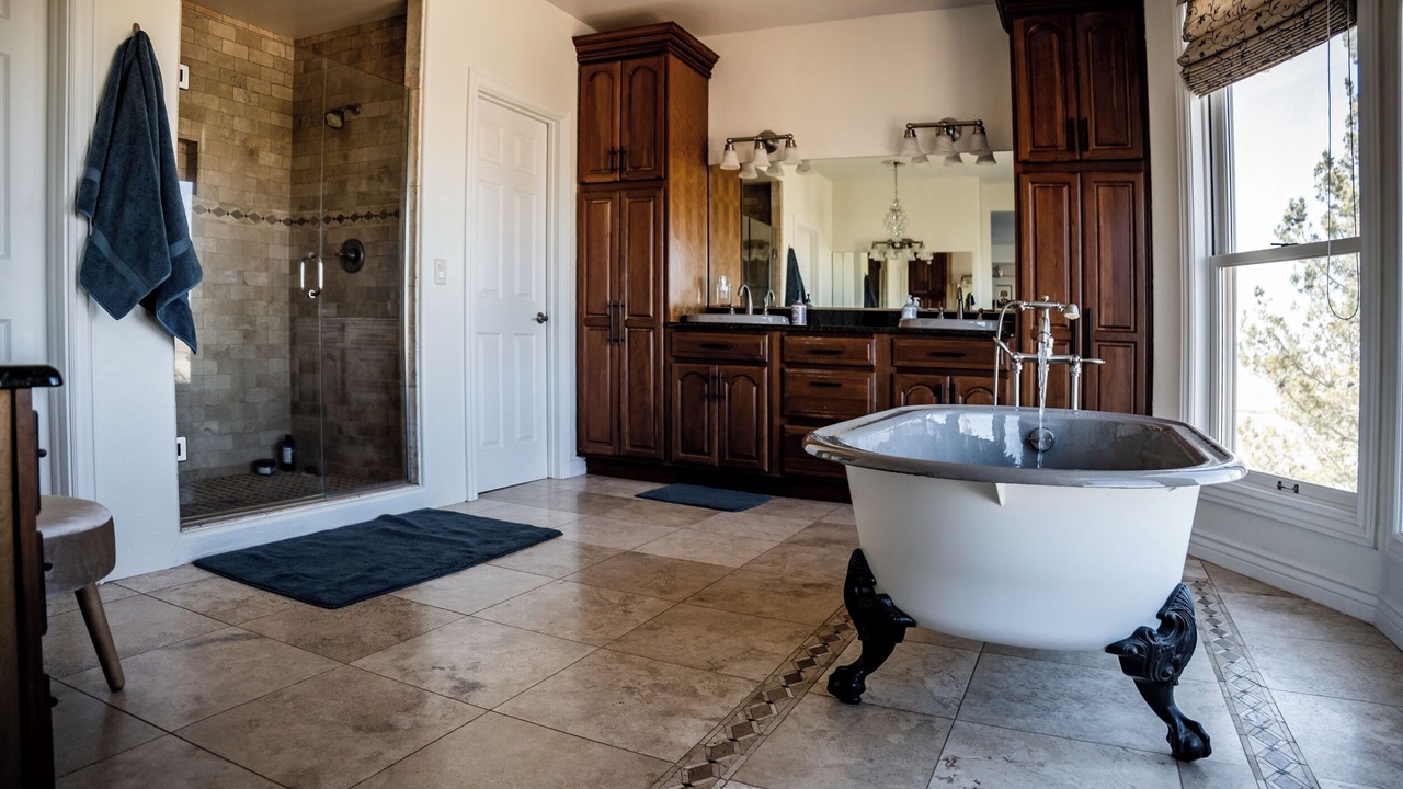 Photo of Bathroom in Elgin