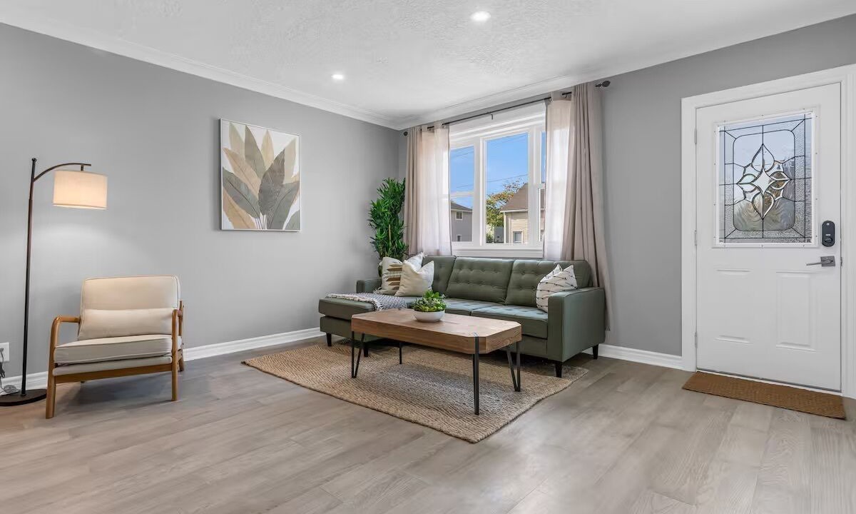 Photo of Livingroom in Thorold