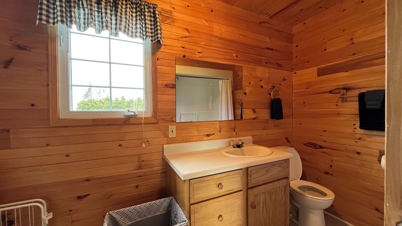 Photo of Bathroom in Corran Ban