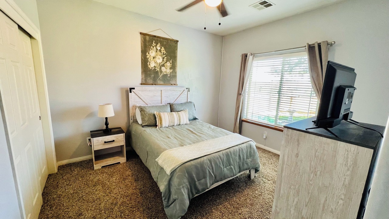 Photo of Bedroom in Tehachapi