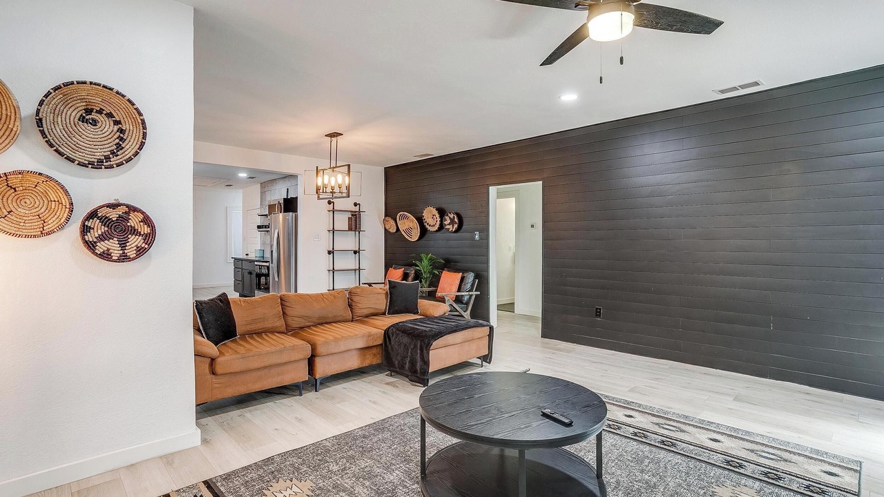 Photo of Livingroom in Oak Cliff