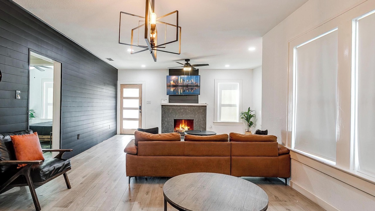 Photo of Livingroom in Oak Cliff
