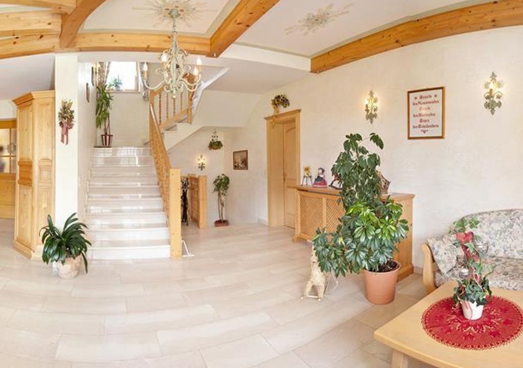 Photo of Others in Haus