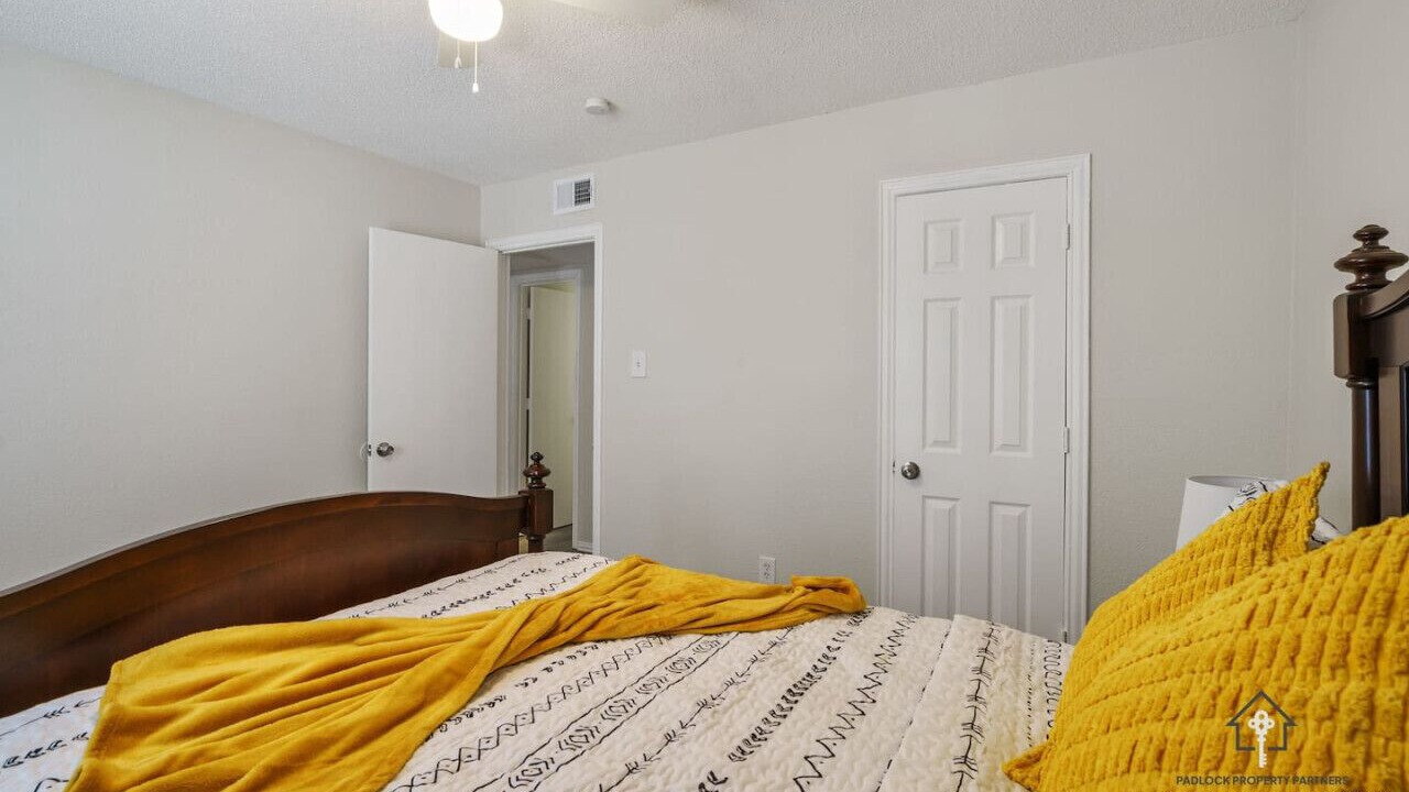Photo of Bedroom in Grand Prairie