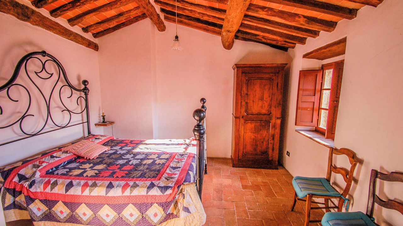 Photo of Bedroom in Buti
