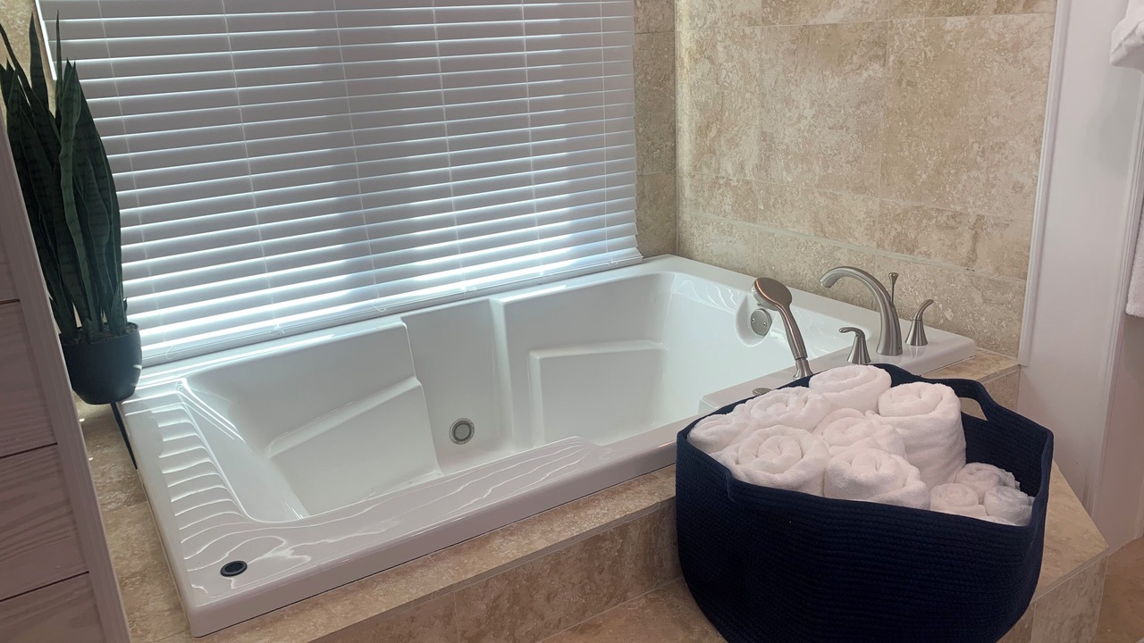 Photo of Bathroom in Lubbers Quarters Cay