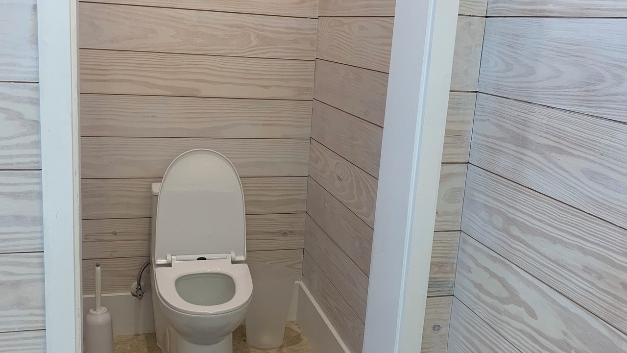 Photo of Bathroom in Lubbers Quarters Cay