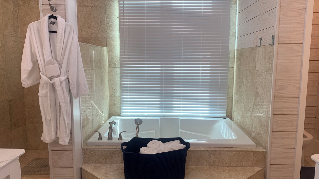 Photo of Bathroom in Lubbers Quarters Cay
