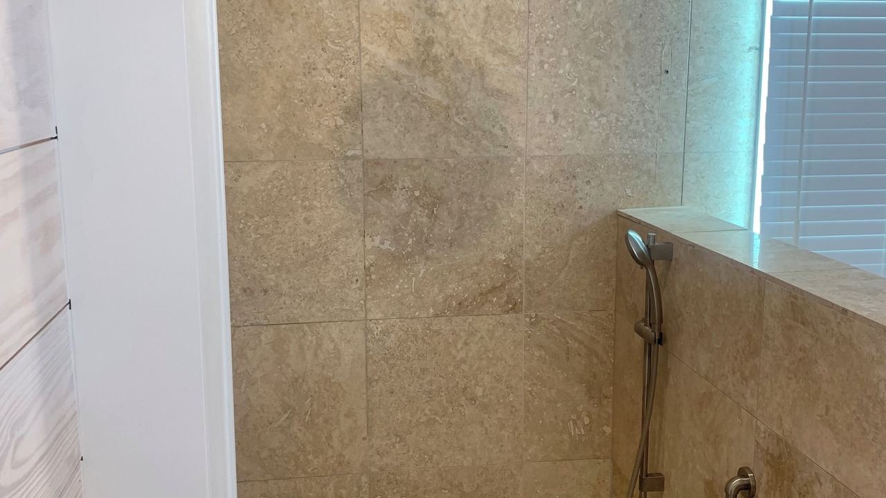 Photo of Bathroom in Lubbers Quarters Cay