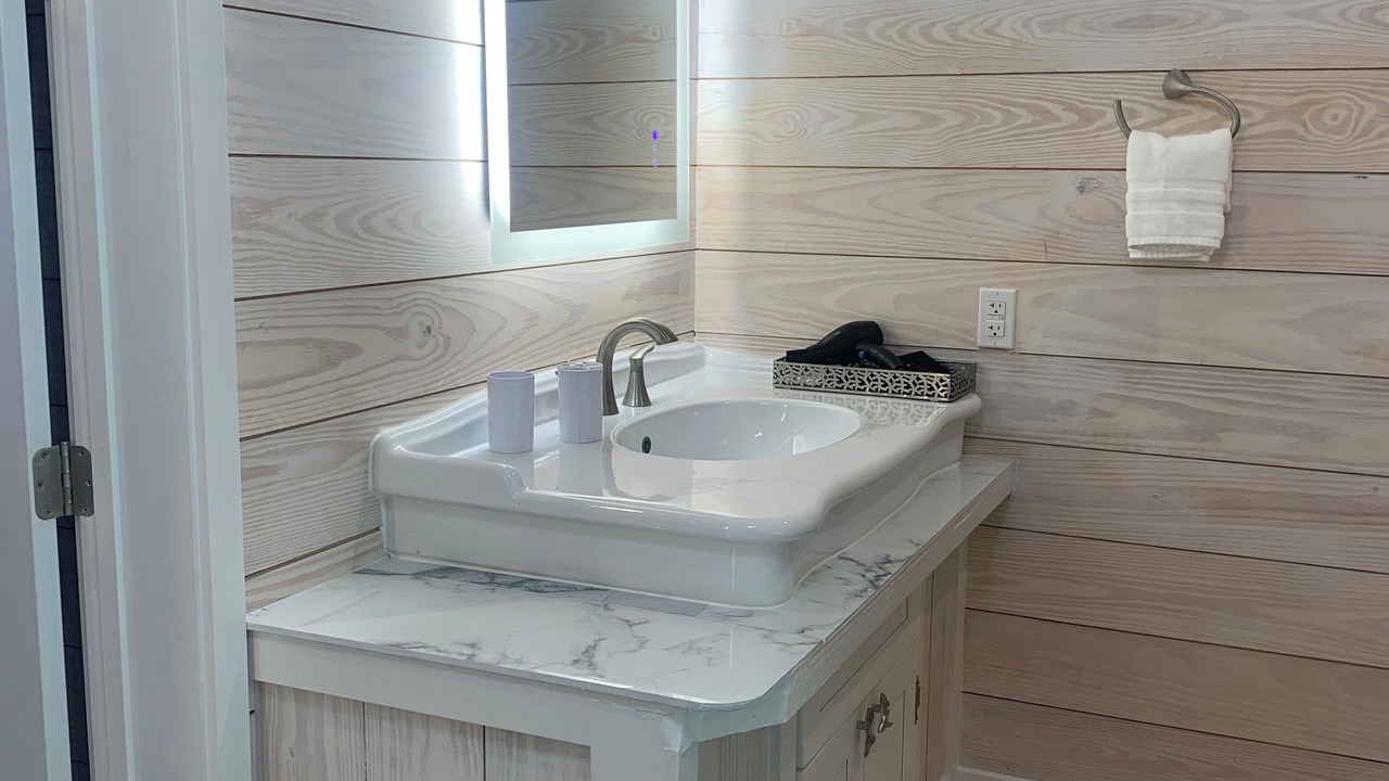 Photo of Bathroom in Lubbers Quarters Cay