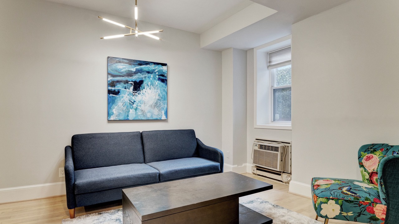Photo of Livingroom in Dupont Circle