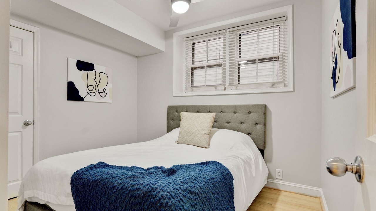 Photo of Bedroom in Dupont Circle