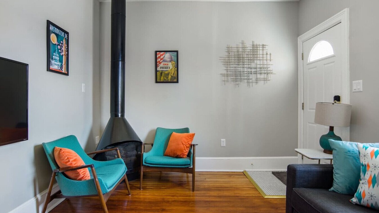 Photo of Livingroom in Truxton Circle