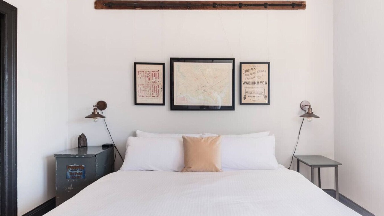 Photo of Bedroom in Truxton Circle