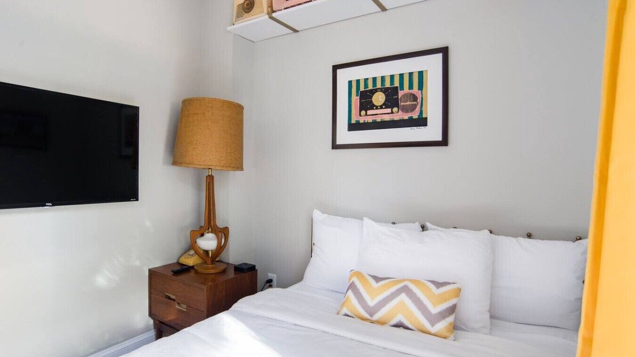 Photo of Bedroom in Truxton Circle