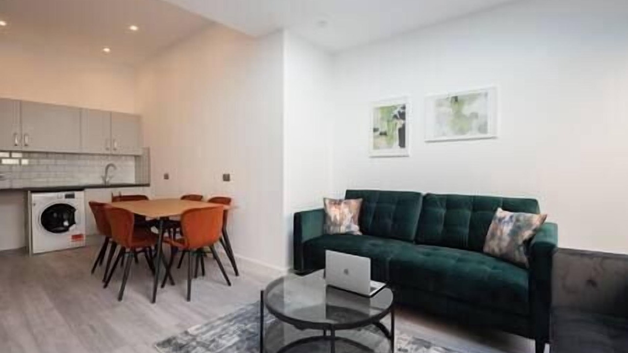 Photo of Livingroom in Holland Park