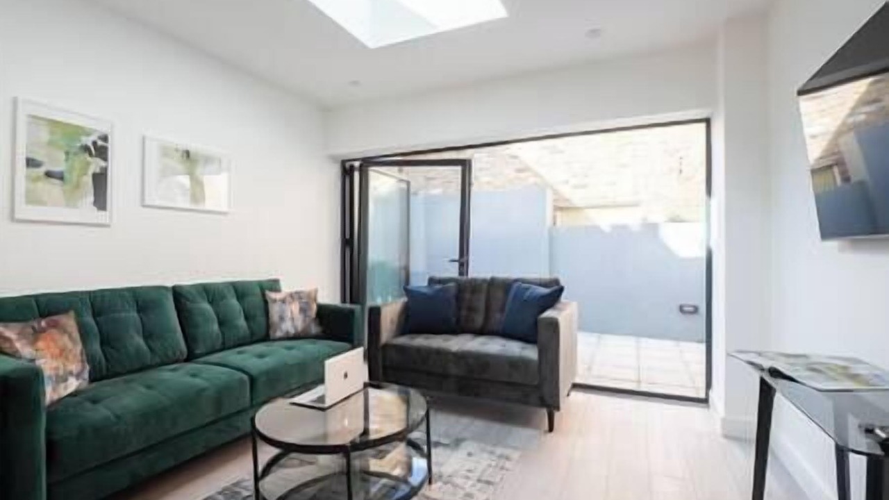 Photo of Livingroom in Holland Park