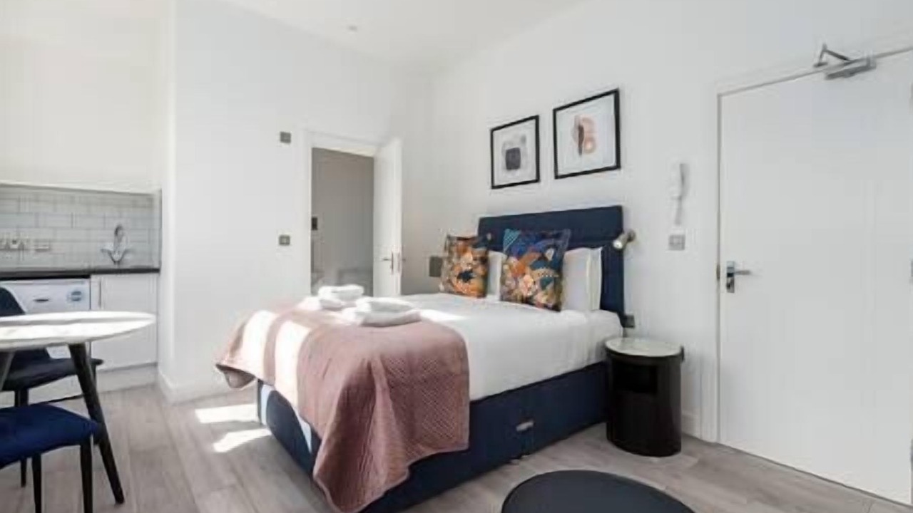 Photo of Bedroom in Holland Park