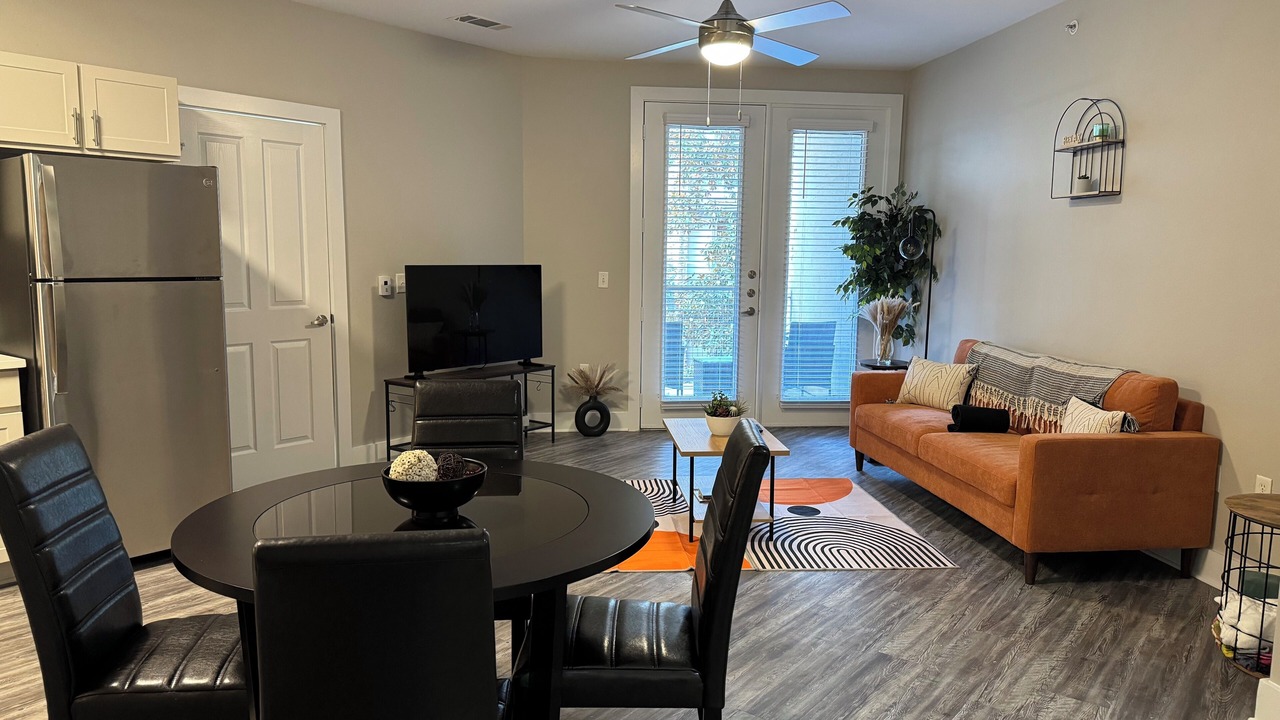 Photo of Livingroom in Addison